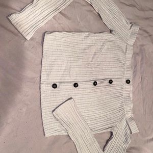 FOREVER 21 Long sleeve cream crop top. Super cute.